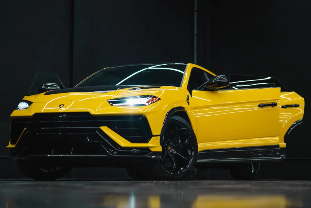 2023 Lamborghini Urus Performante (Yellow)